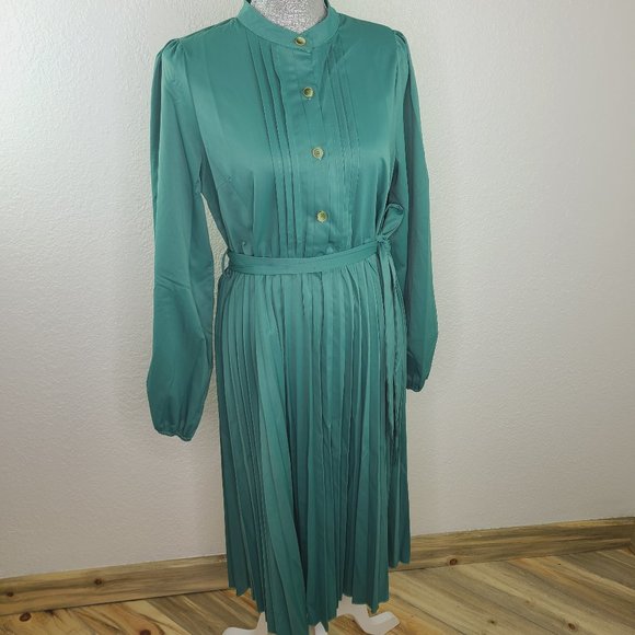 SHEIN Dresses & Skirts - Shein Accordion Pleated Green Dress